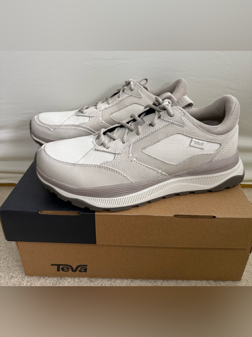 Teva Terrawave All Gender Leather Sneakers • NIB • Women’s 10/Men’s 8.5